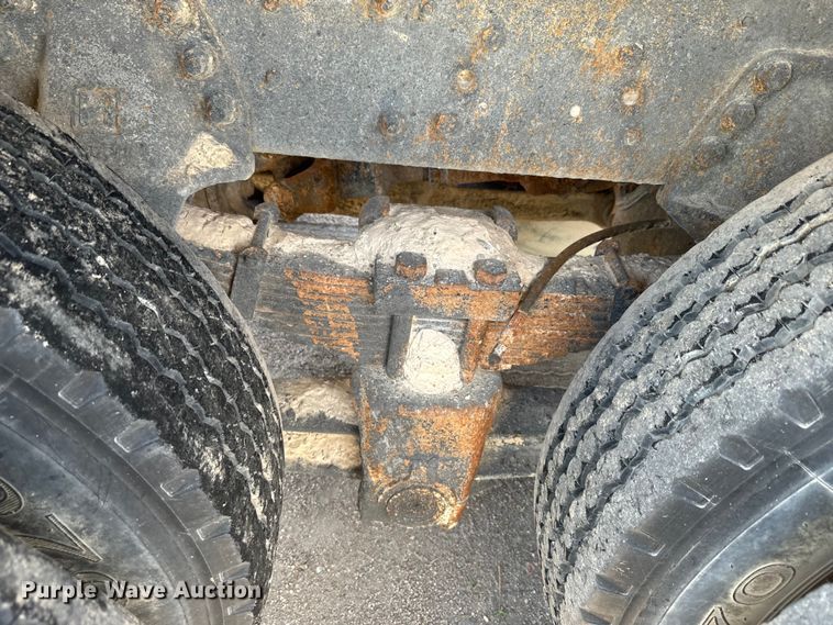 image for item DN3254 1989 Ford LT9000 dump truck