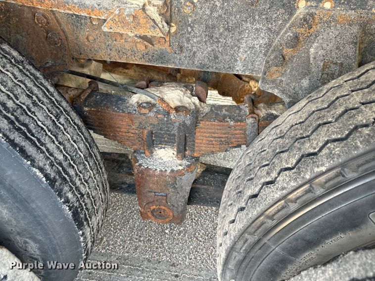 image for item DN3254 1989 Ford LT9000 dump truck