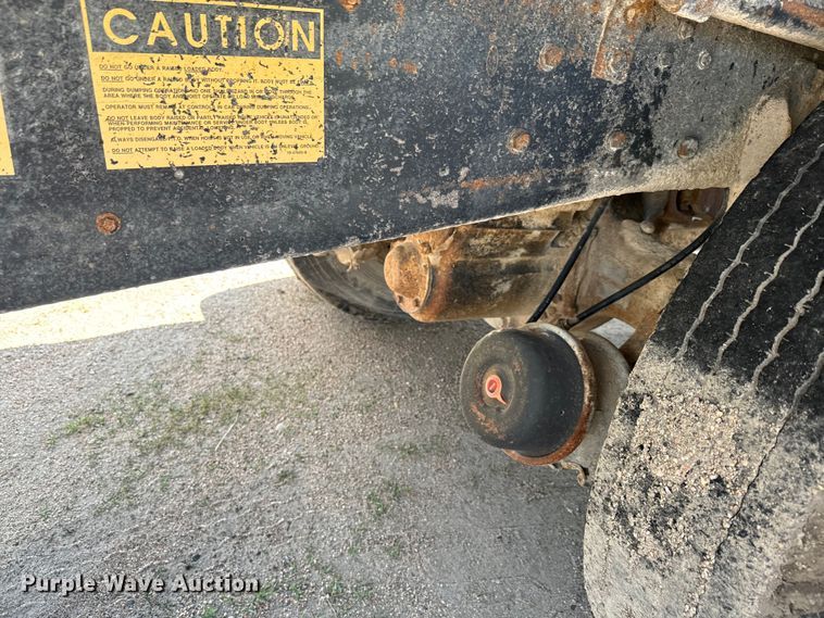 image for item DN3254 1989 Ford LT9000 dump truck