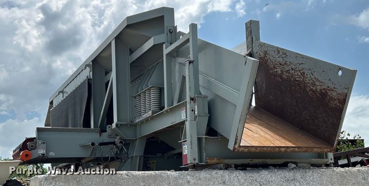 image for item DO6463 2017 Lippmann Milwaukee VGF6224 Rip Rap  screening plant