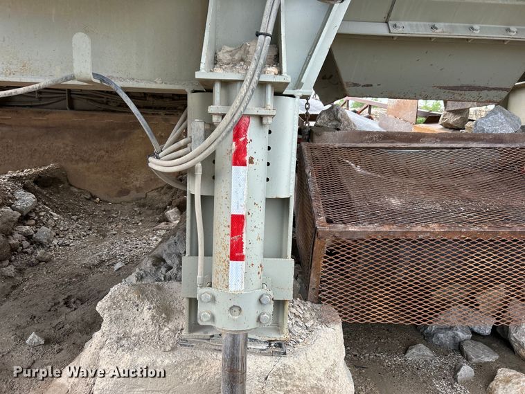 image for item DO6463 2017 Lippmann Milwaukee VGF6224 Rip Rap  screening plant