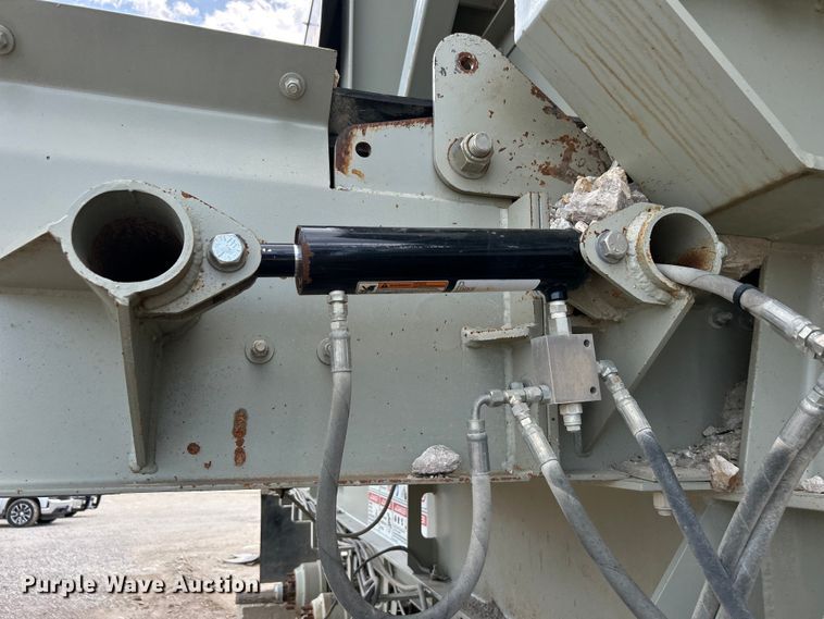 image for item DO6463 2017 Lippmann Milwaukee VGF6224 Rip Rap  screening plant