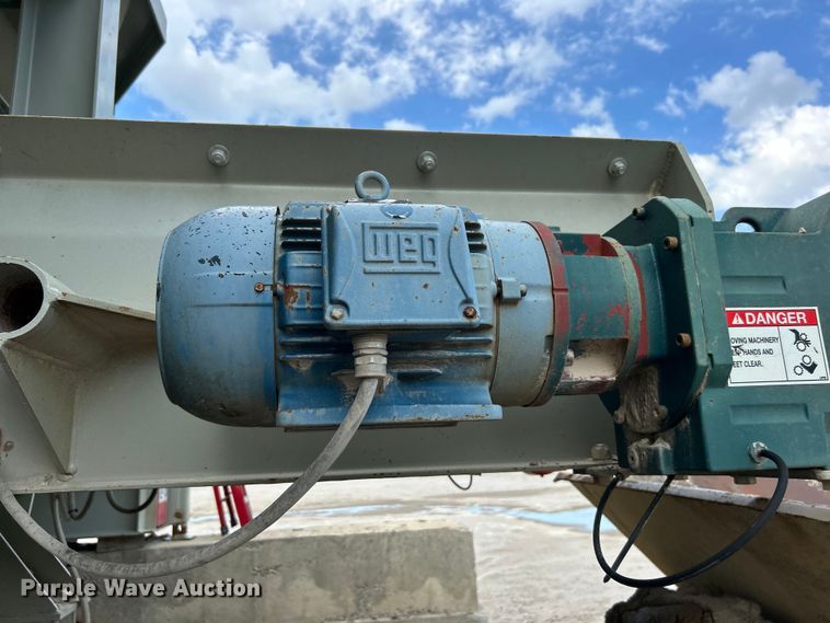 image for item DO6463 2017 Lippmann Milwaukee VGF6224 Rip Rap  screening plant