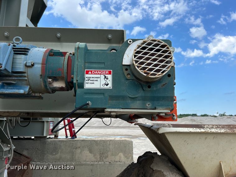 image for item DO6463 2017 Lippmann Milwaukee VGF6224 Rip Rap  screening plant