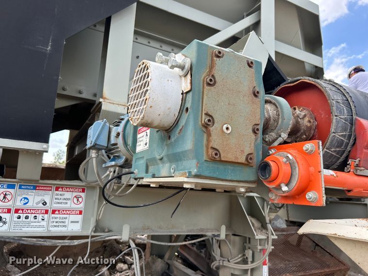 image for item DO6463 2017 Lippmann Milwaukee VGF6224 Rip Rap  screening plant