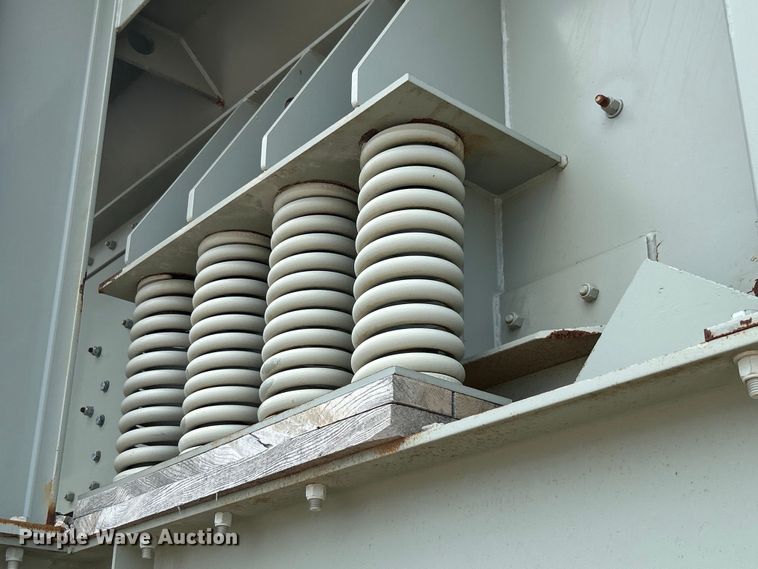 image for item DO6463 2017 Lippmann Milwaukee VGF6224 Rip Rap  screening plant