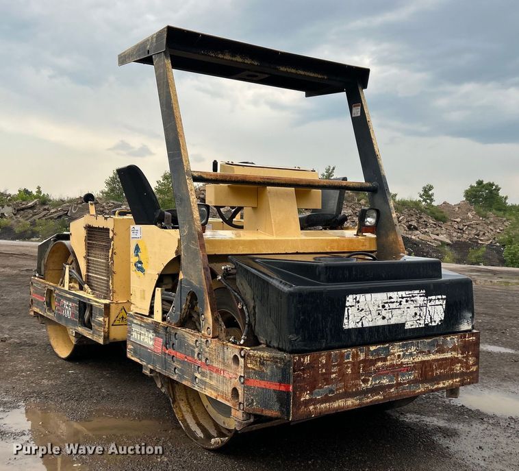 image for item DO6489 Hypac C766C double drum vibratory roller