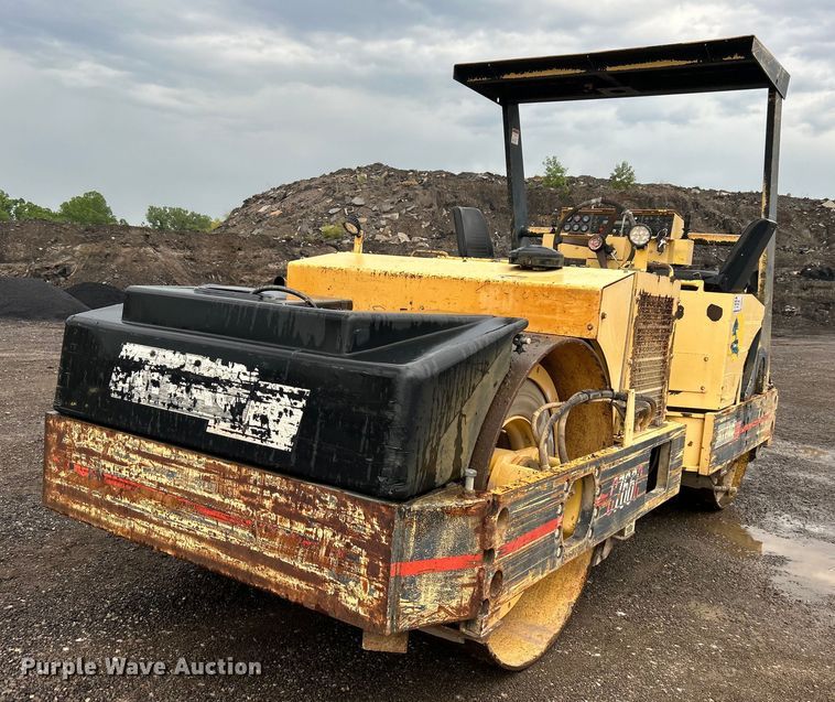 image for item DO6489 Hypac C766C double drum vibratory roller