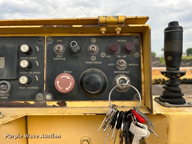 image for item DO6489 Hypac C766C double drum vibratory roller