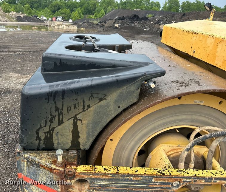 image for item DO6489 Hypac C766C double drum vibratory roller