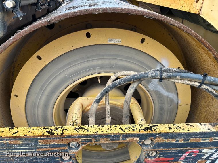 image for item DO6489 Hypac C766C double drum vibratory roller