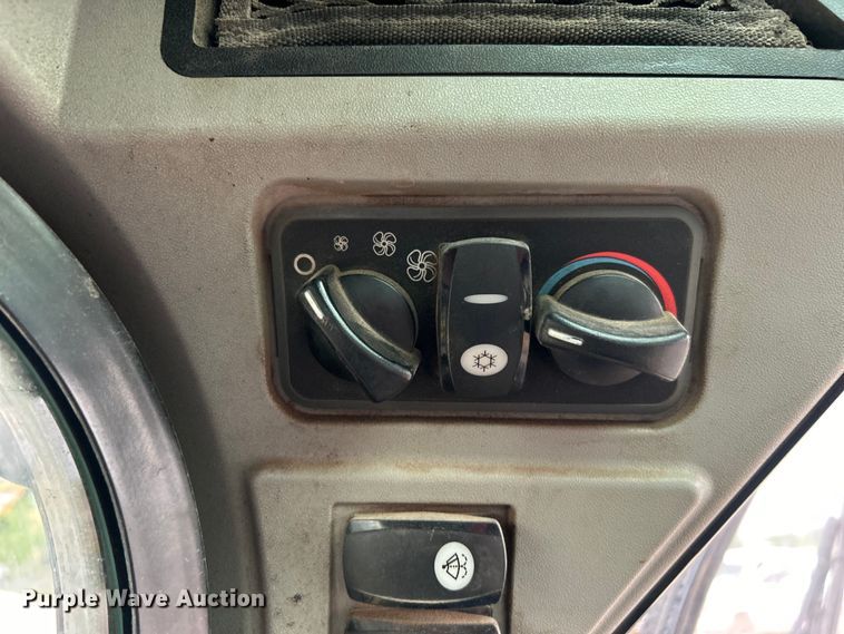 image for item DO6490 2017 Caterpillar 289D tracked skid steer loader