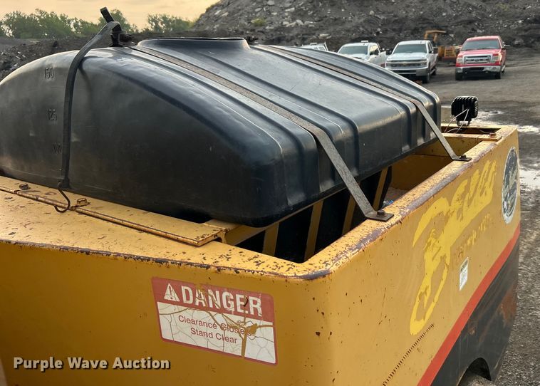 image for item DO6492 Hypac  C530AH pneumatic roller