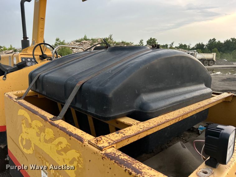 image for item DO6492 Hypac  C530AH pneumatic roller