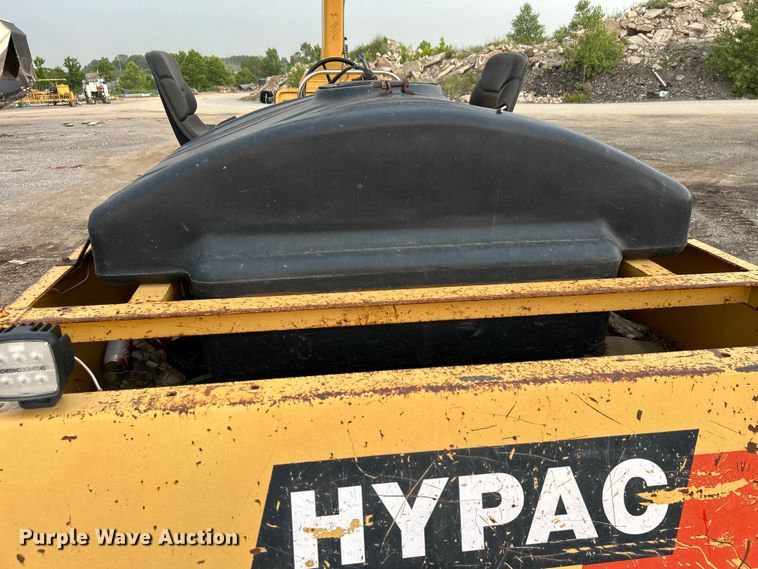 image for item DO6492 Hypac  C530AH pneumatic roller