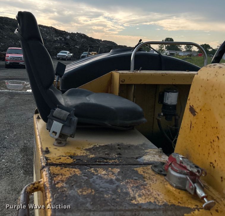 image for item DO6492 Hypac  C530AH pneumatic roller