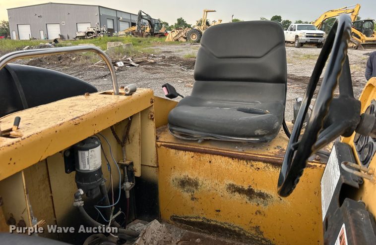 image for item DO6492 Hypac  C530AH pneumatic roller