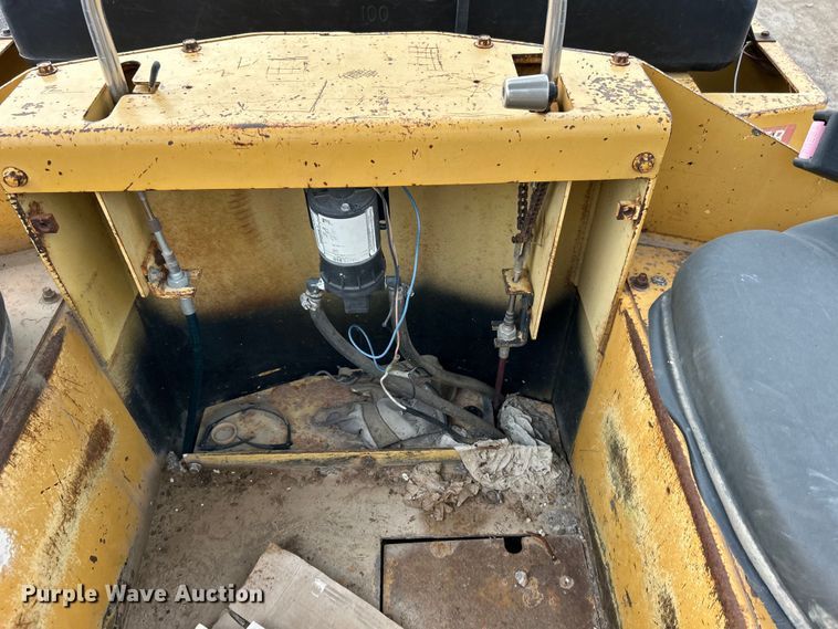 image for item DO6492 Hypac  C530AH pneumatic roller