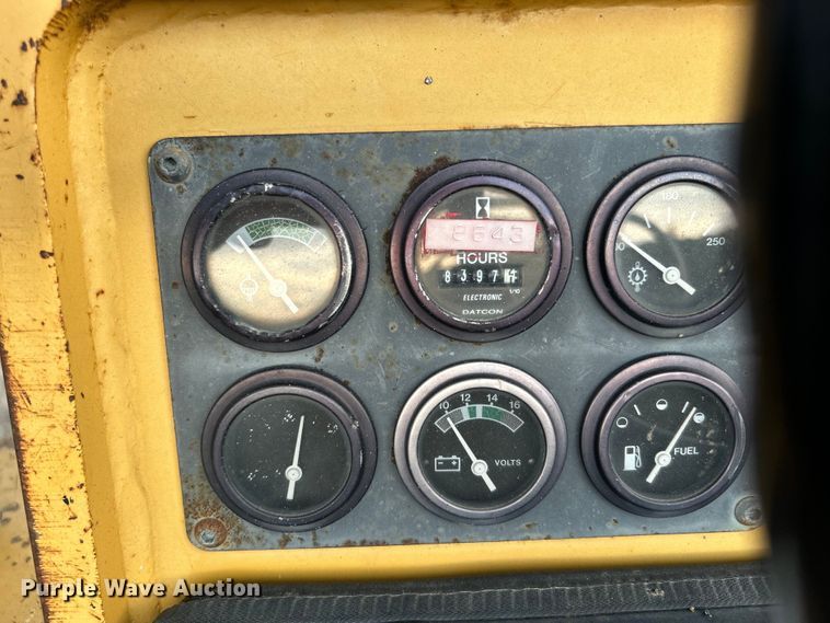 image for item DO6492 Hypac  C530AH pneumatic roller