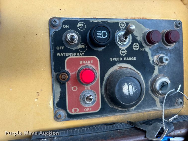 image for item DO6492 Hypac  C530AH pneumatic roller