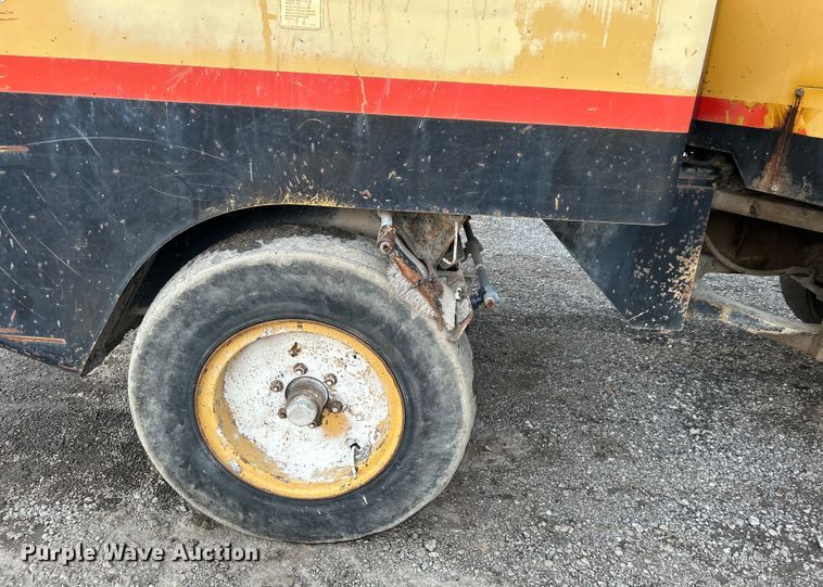 image for item DO6492 Hypac  C530AH pneumatic roller