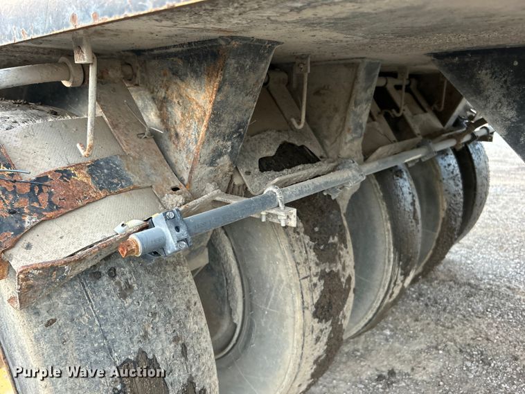 image for item DO6492 Hypac  C530AH pneumatic roller