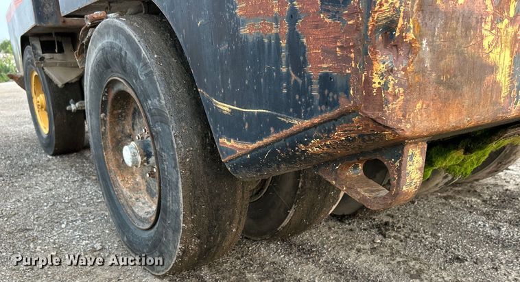 image for item DO6492 Hypac  C530AH pneumatic roller