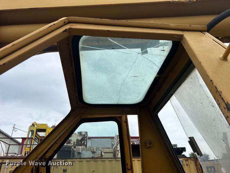 image for item DO6498 Dresser 150A crane