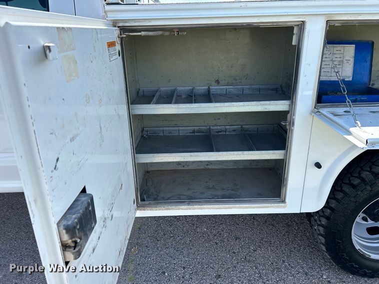 image for item DO6505 2019 Ford F350 Super Duty XL SuperCab utility bed pickup truck