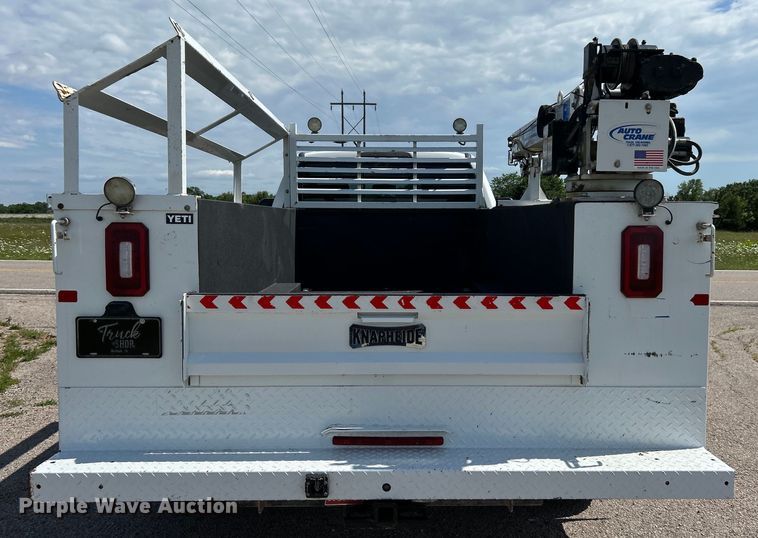 image for item DO6505 2019 Ford F350 Super Duty XL SuperCab utility bed pickup truck