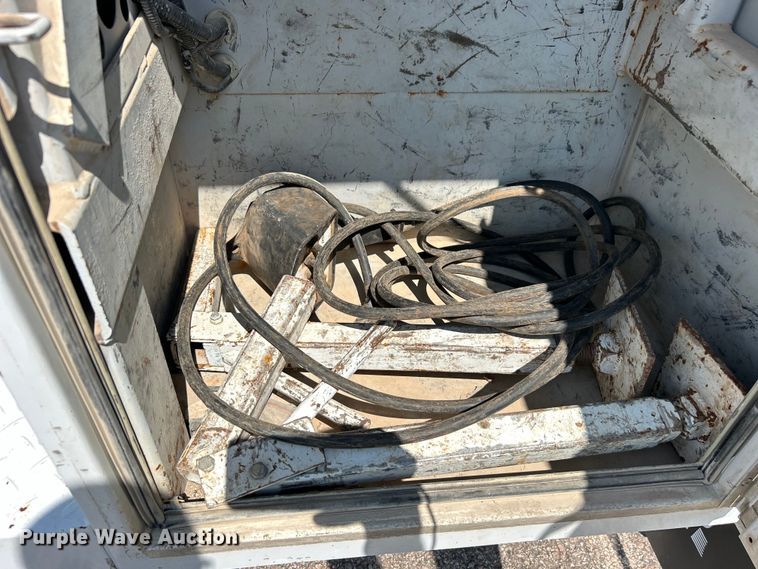 image for item DO6505 2019 Ford F350 Super Duty XL SuperCab utility bed pickup truck