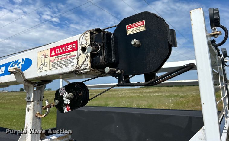 image for item DO6505 2019 Ford F350 Super Duty XL SuperCab utility bed pickup truck