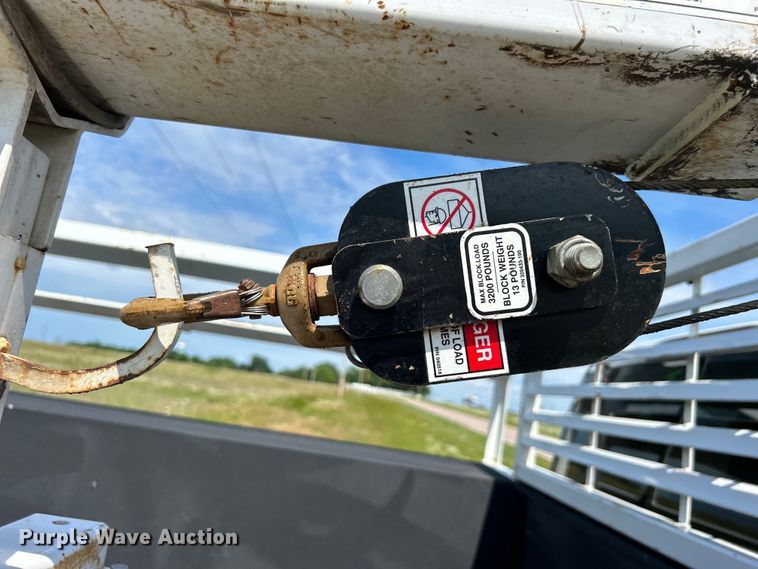 image for item DO6505 2019 Ford F350 Super Duty XL SuperCab utility bed pickup truck