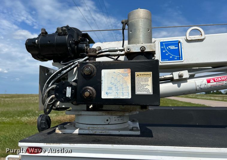 image for item DO6505 2019 Ford F350 Super Duty XL SuperCab utility bed pickup truck