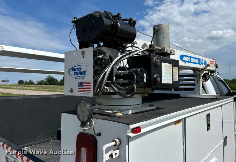 image for item DO6505 2019 Ford F350 Super Duty XL SuperCab utility bed pickup truck