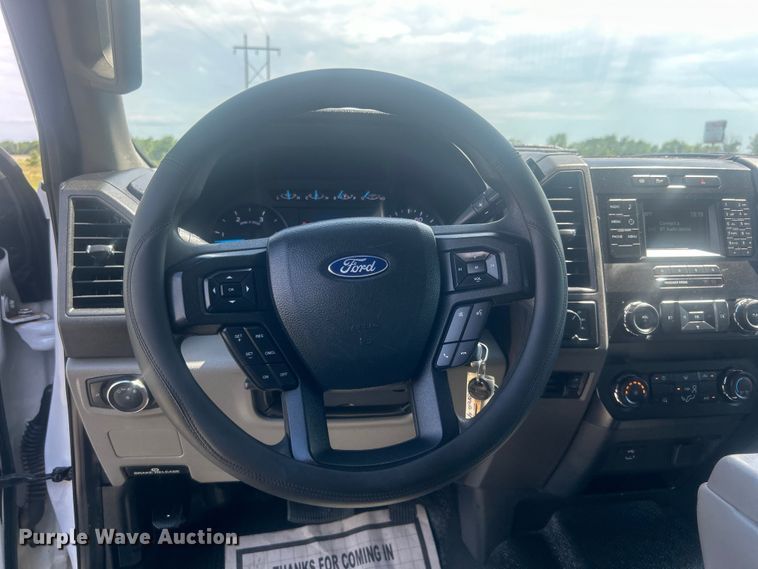 image for item DO6505 2019 Ford F350 Super Duty XL SuperCab utility bed pickup truck