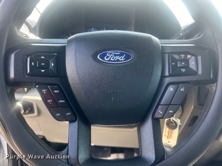 image for item DO6505 2019 Ford F350 Super Duty XL SuperCab utility bed pickup truck