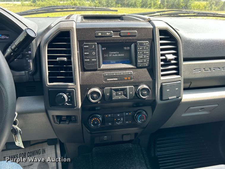 image for item DO6505 2019 Ford F350 Super Duty XL SuperCab utility bed pickup truck