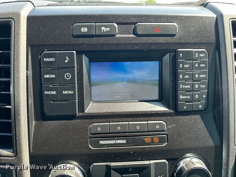 image for item DO6505 2019 Ford F350 Super Duty XL SuperCab utility bed pickup truck