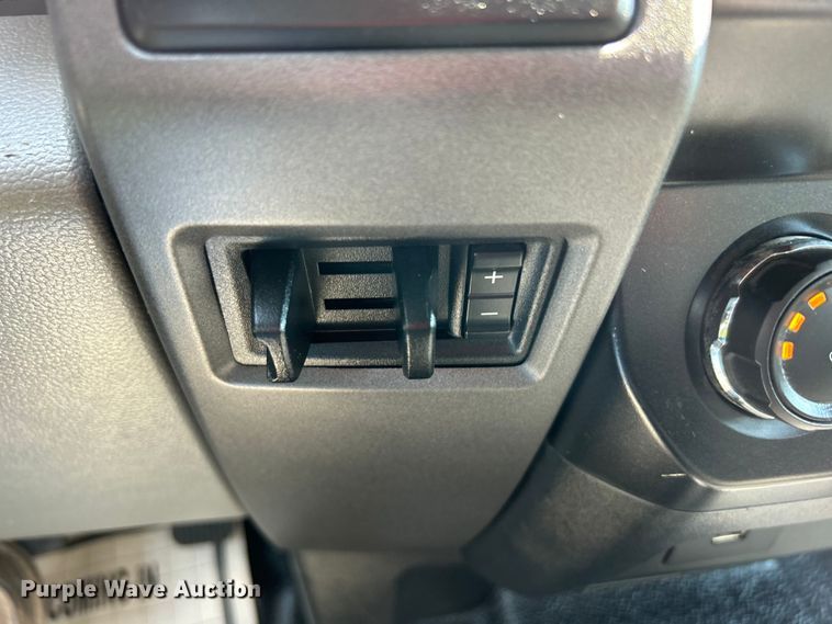 image for item DO6505 2019 Ford F350 Super Duty XL SuperCab utility bed pickup truck