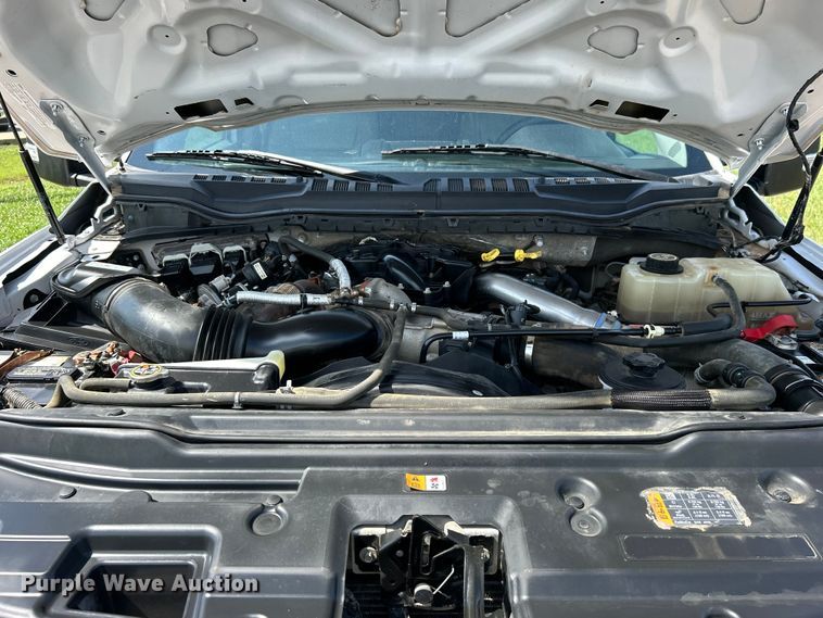 image for item DO6505 2019 Ford F350 Super Duty XL SuperCab utility bed pickup truck