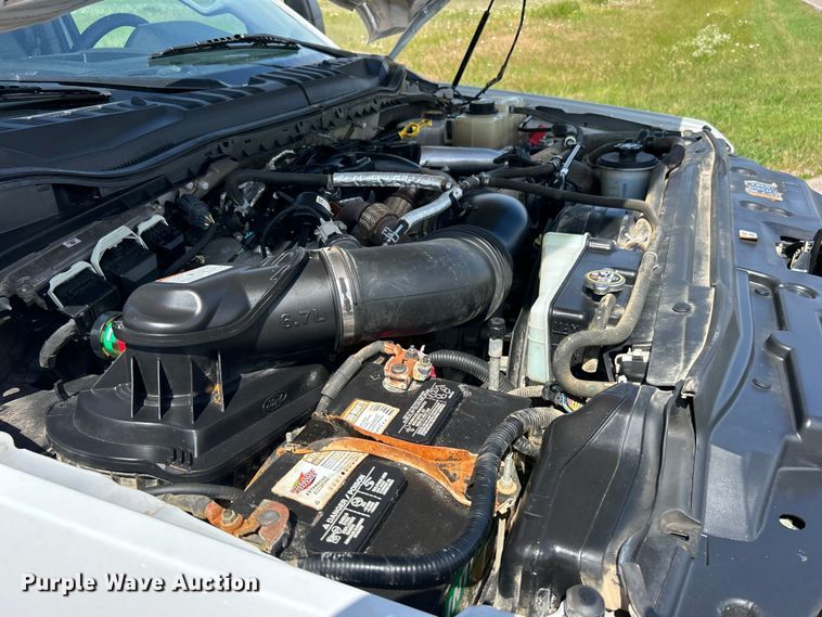 image for item DO6505 2019 Ford F350 Super Duty XL SuperCab utility bed pickup truck