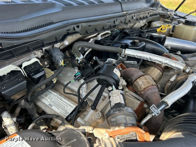 image for item DO6505 2019 Ford F350 Super Duty XL SuperCab utility bed pickup truck