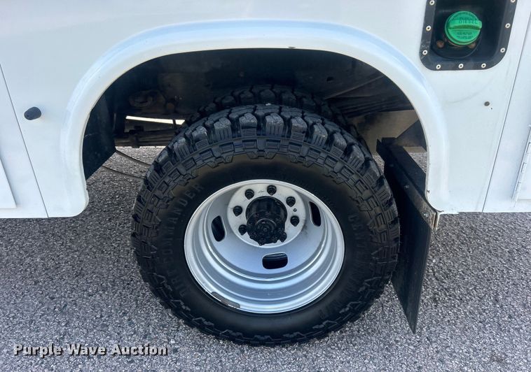 image for item DO6505 2019 Ford F350 Super Duty XL SuperCab utility bed pickup truck