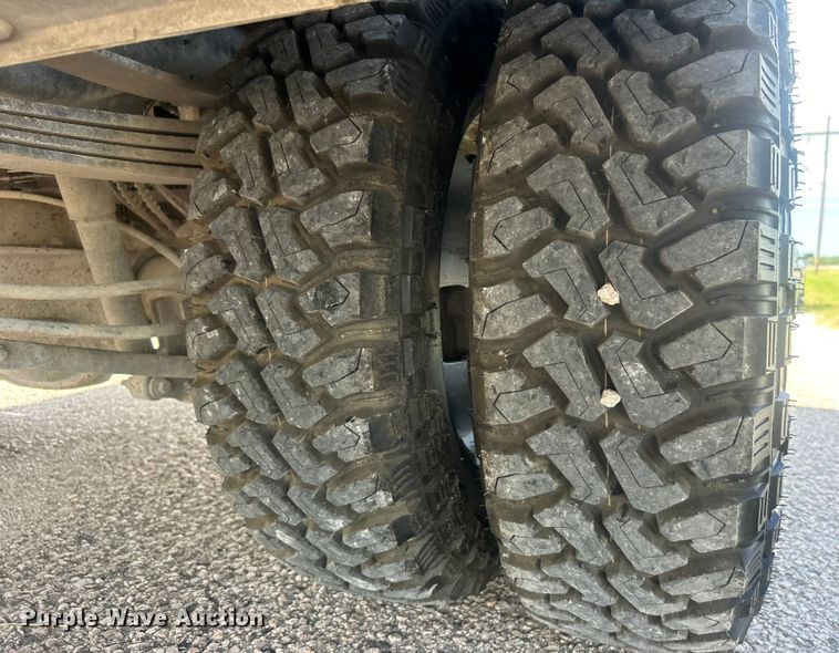 image for item DO6505 2019 Ford F350 Super Duty XL SuperCab utility bed pickup truck