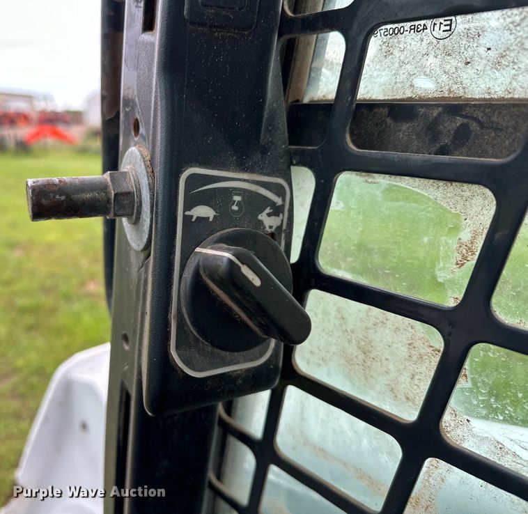 image for item DO6958 2016 Bobcat T870 tracked skid steer loader