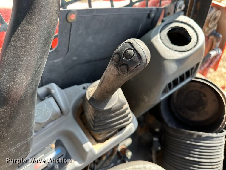 image for item DO6963 2014 Kubota  SVL90-2 tracked skid steer loader