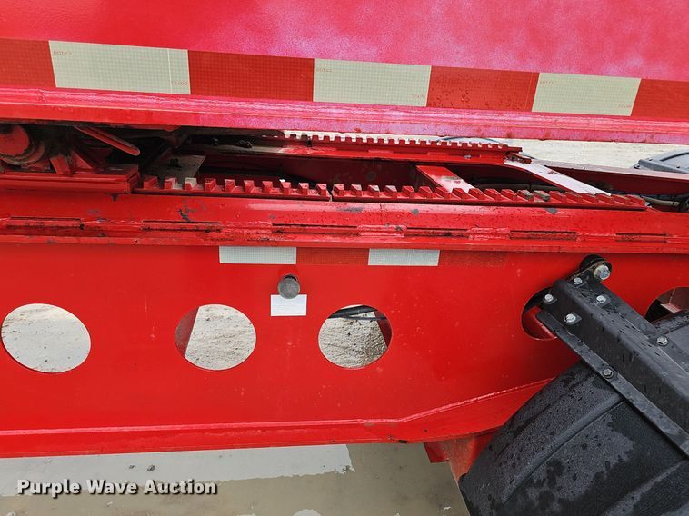 image for item DP0906 2015 Etnyre Blackhawk RTN65TD3-R4/5A-RA lowboy equipment trailer