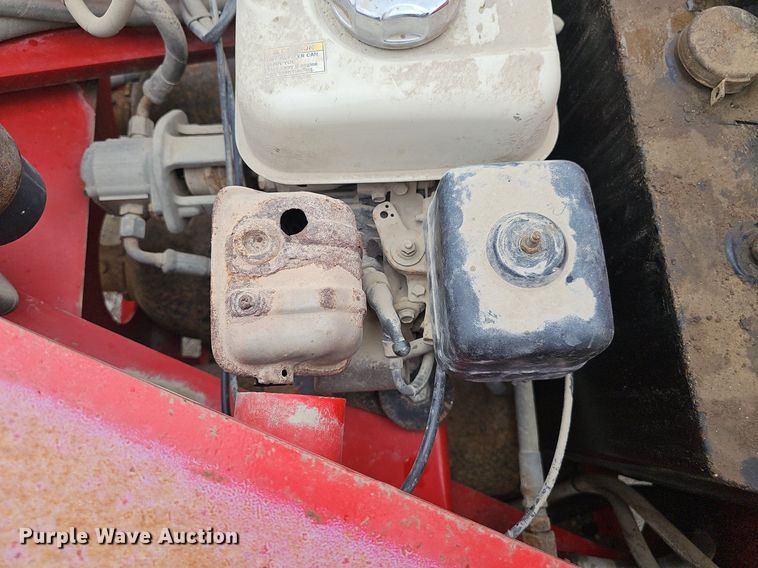 image for item DP0906 2015 Etnyre Blackhawk RTN65TD3-R4/5A-RA lowboy equipment trailer