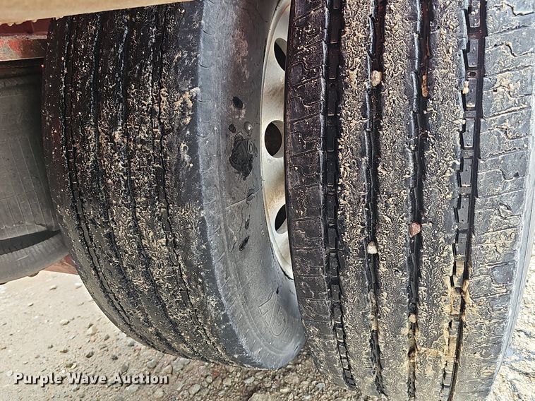 image for item DP0906 2015 Etnyre Blackhawk RTN65TD3-R4/5A-RA lowboy equipment trailer